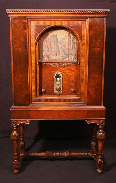 style cabinet radio tudor spanish highboy|Philco 95 Highboy (1929) .